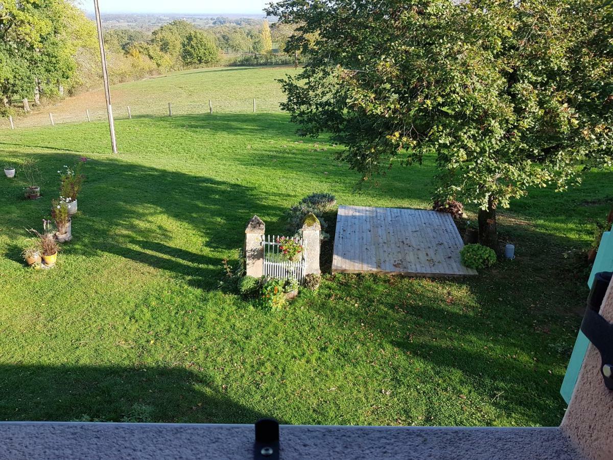 Bed and Breakfast Les Pinguelles Le Donjon Zewnętrze zdjęcie